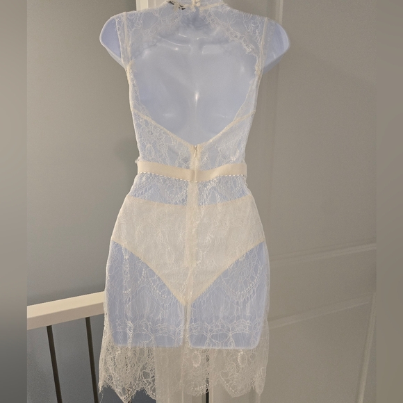 Fashion Nova Without A Trace Lace Dress - White. Size S. - Picture 7 of 14